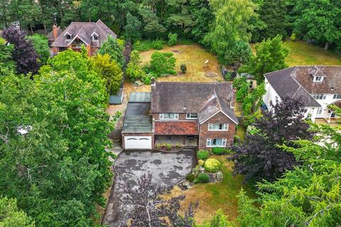 Avenue Road, Hampshire GU51 5 bed detached house for sale