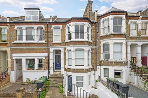Ommaney Road, London SE14 1 bed maisonette for sale