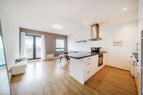 Brownhill Road, Catford, London, SE6 2 bed flat for sale