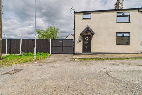 Langley Avenue, Middleton... 3 bed semi