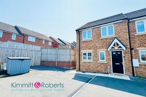 Roseberry Close, Seaham, Durham, SR7 7FA 3 bed semi