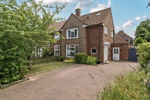 Hawthorn Close, Bracknell, Berkshire 4 bed end of terrace house for sale