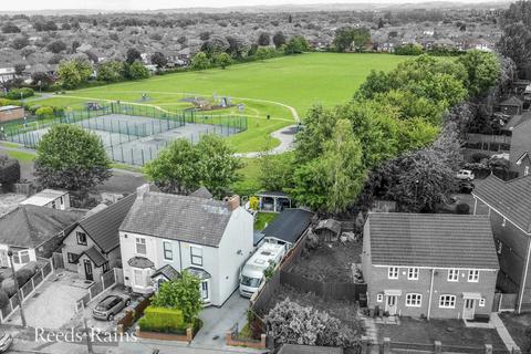 Thornley Lane South, Greater... 5 bed semi