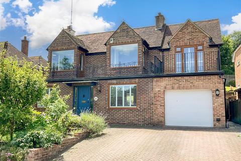 London Road, Hythe CT21 3 bed detached house for sale