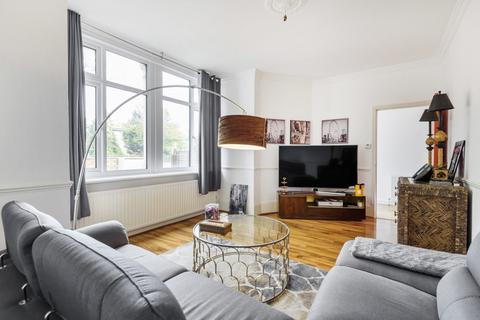 Ellesmere Road, Chiswick, London, W4 2 bed flat for sale