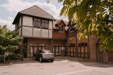London Road, Etchingham TN19 2 bed flat for sale