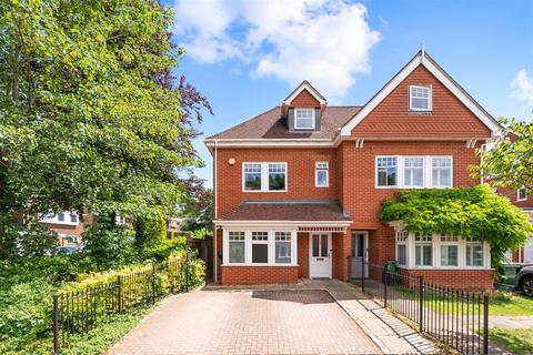 4 bedroom semi-detached house for sale