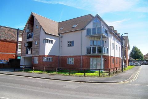 Charles Street, Petersfield 1 bed flat for sale