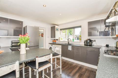 Milton Drive, Tunbridge Wells TN2 3 bed detached house for sale