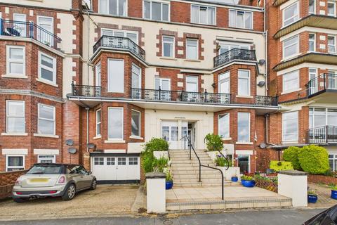 South Marine Drive, Bridlington 2 bed flat for sale