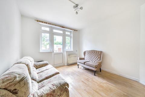 Oak Tree Dell, London NW9 2 bed maisonette for sale