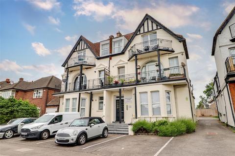 Kings Road, Westcliff