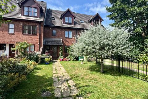 Grange Close, Surrey GU7 4 bed terraced house for sale