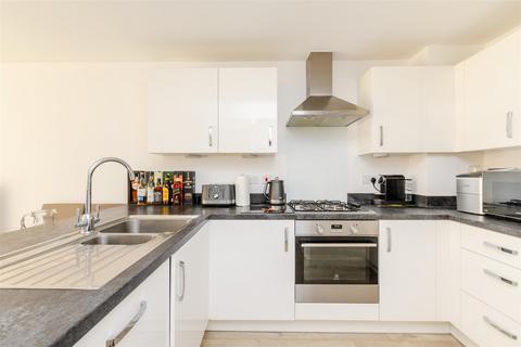 Central Road, Dartford, Kent 4 bed terraced house for sale