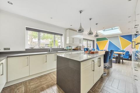 Tamarisk Avenue, Reading, Berkshire 4 bed semi