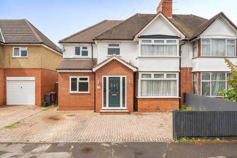 Tamarisk Avenue, Reading, Berkshire 4 bed semi