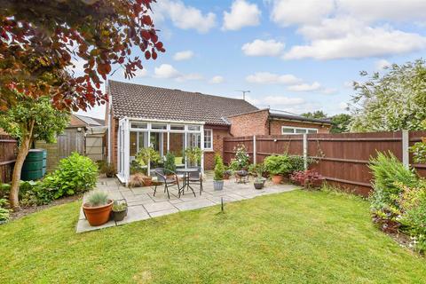 Hook Road, Snodland ME6 2 bed semi