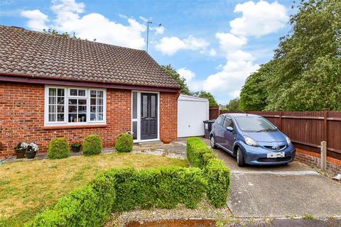Hook Road, Snodland ME6 2 bed semi