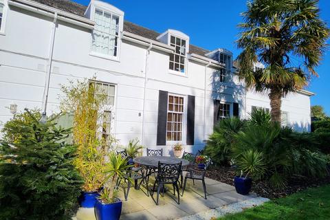 Sarre Court, Birchington CT7 2 bed flat for sale