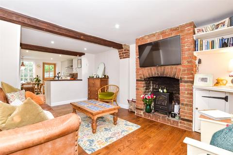 Walnut Tree Lane, Loose, Maidstone, Kent 2 bed terraced house for sale