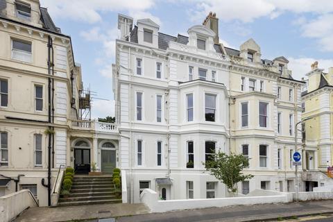 Augusta Gardens, Folkestone, CT20 2 bed apartment for sale