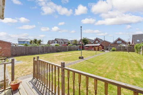 Albany Road, Newport PO30 6 bed semi