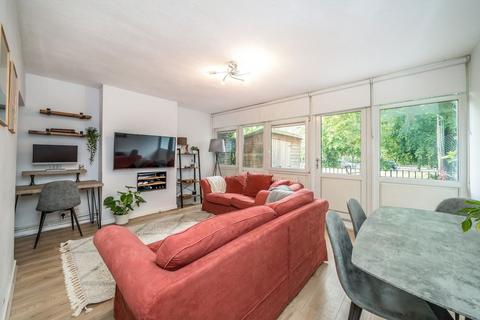Rupert Gardens, London SW9 3 bed maisonette for sale