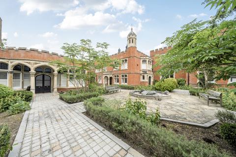Ashmore Road, London 2 bed apartment for sale
