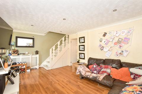 Faraday Avenue, East Grinstead RH19 3 bed semi