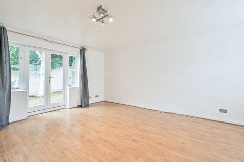 Whittington Mews, North Finchley... 2 bed flat for sale