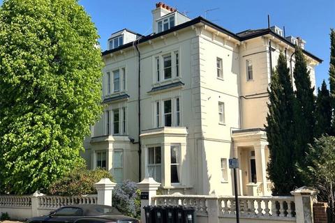 Isis Court, Grove Park Road, London 2 bed flat for sale