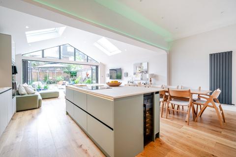 Ribblesdale Road, London, SW16 4 bed terraced house for sale