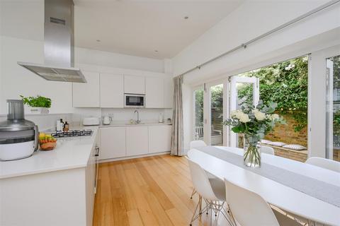 Wallorton Gardens, East Sheen, SW14 1 bed flat for sale