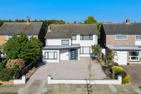 3 bed detached house