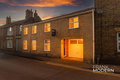 London Street, Whittlesey, PE7 3 bed terraced house for sale