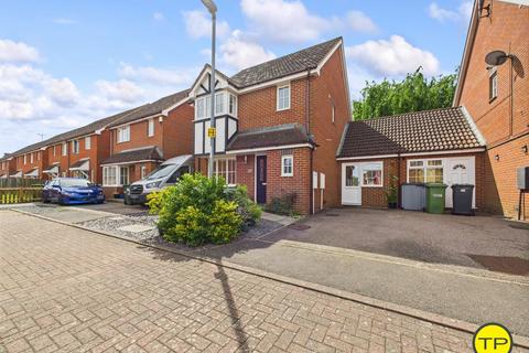 Baird Close, Peterborough PE7 3 bed link detached house for sale