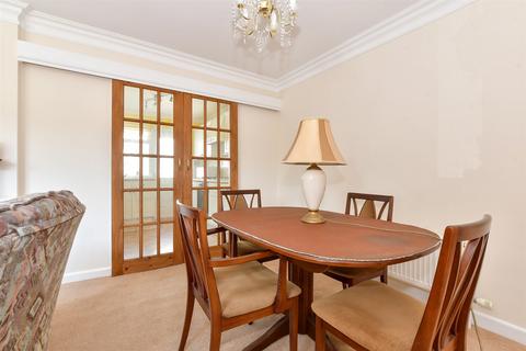 Chatsworth Avenue, Shanklin PO37 3 bed detached bungalow for sale