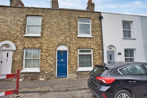 Bulwark Road, Deal, Kent, CT14 2 bed terraced house for sale