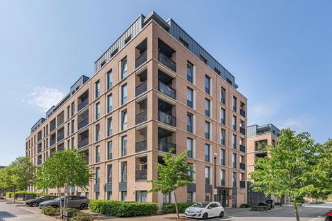 Holman Drive, Southall UB2 2 bed flat for sale