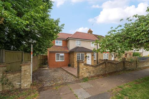 Chestnut Avenue, West Drayton, UB7 4 bed semi