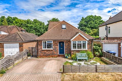 Shirley Place, Surrey GU21 3 bed bungalow for sale