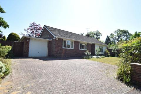 Carlyon Close, Hampshire GU14 3 bed bungalow for sale