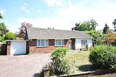 Carlyon Close, Hampshire GU14 3 bed bungalow for sale