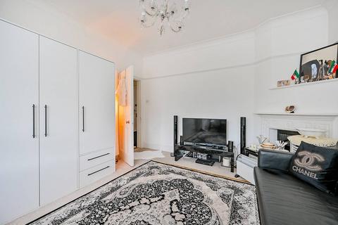 Ellesmere Road, Chiswick, London, W4 1 bed flat for sale