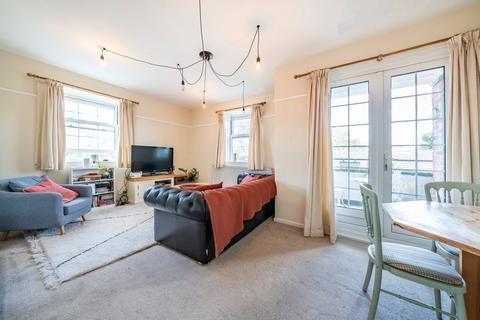 Worsopp Drive, London, SW4 3 bed property for sale