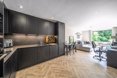 East Cliff House, Highland Road, Purley 1 bed apartment for sale