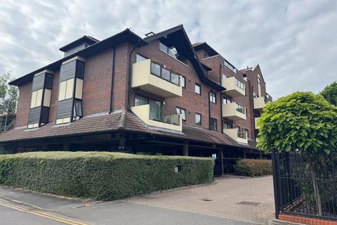 Lockbridge Court, Ray Park Road... 2 bed flat for sale
