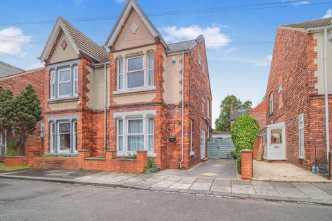 4 bedroom semi-detached house for sale