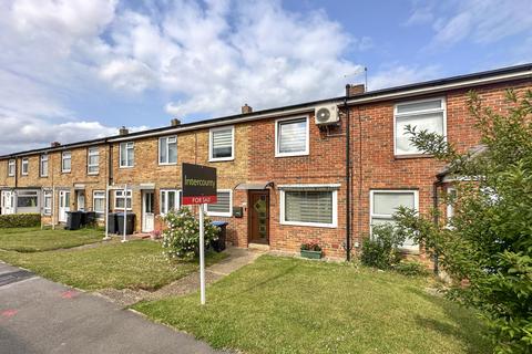 Hollyfield, Essex CM19 3 bed terraced house for sale