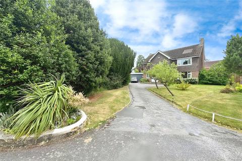 Bramley Avenue, Kent ME13 4 bed detached house for sale